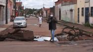 Buracos atrapalham trânsito no bairro São Cirstóvão