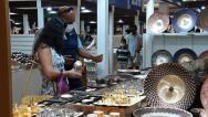Feira reúne produtos da cultura indiana em São Luís