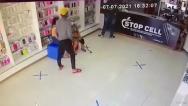 Câmera flagra assalto a loja no bairro da Cidade Operária