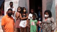 Família busca ajuda para cuidar de crianças que perderam a mãe