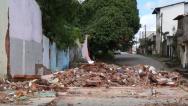 Moradores solicitam limpeza de rua no bairro Ivar Saldanha