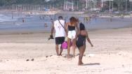Feriado de Tiradentes tem movimento intenso nas praias de São Luís