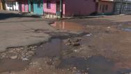 Buraco atrapalha moradores no bairro Jardim São Cristóvão