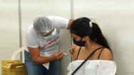 Profissionais de saúde entre 35 e 39 anos começam a ser vacinados