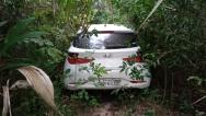 Veículo roubado é recuperado em matagal na capital maranhense