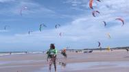 Kitesurf: praticantes movimentam praias de São Luís