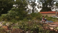 Moradores reclamam de descarte irregular de lixo na Cidade Olímpica