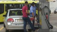 Motoristas adotam mudança de hábitos para driblar a alta dos combustíveis