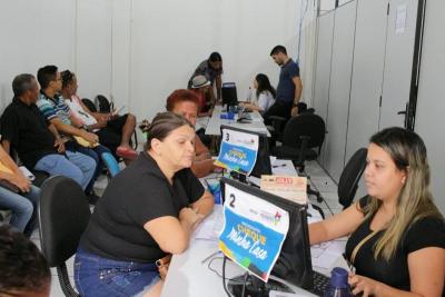 Os resultados estão disponíveis na internet, por meio da internet.