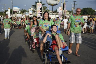 cadeirantes no carnaval