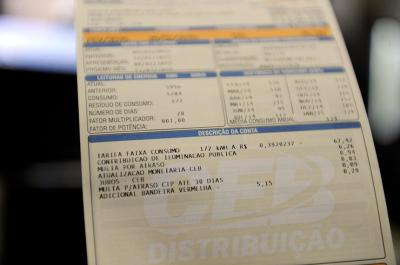 PL proíbe reajustes na tarifa de energia elétrica em 2021 