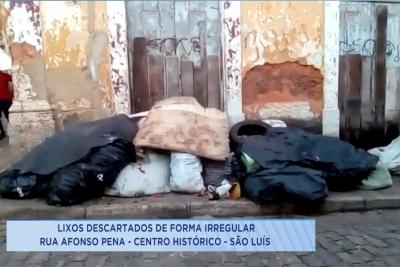Denúncia: descarte irregular de lixo no Centro Histórico